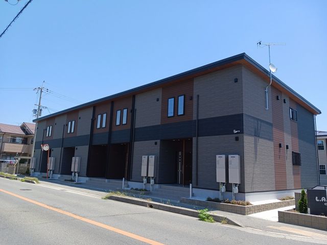ＪＲ山陽本線 土山駅 バス乗車時間：12分 最寄りバス停で下車 徒歩4分 築2年