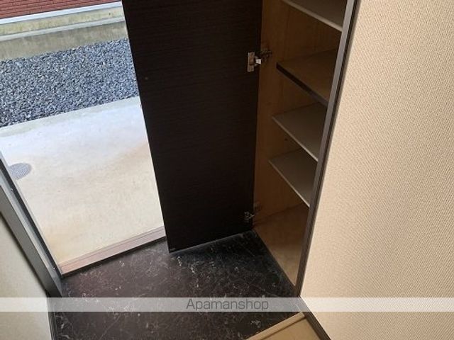 レオネクストビタノーバの玄関写真