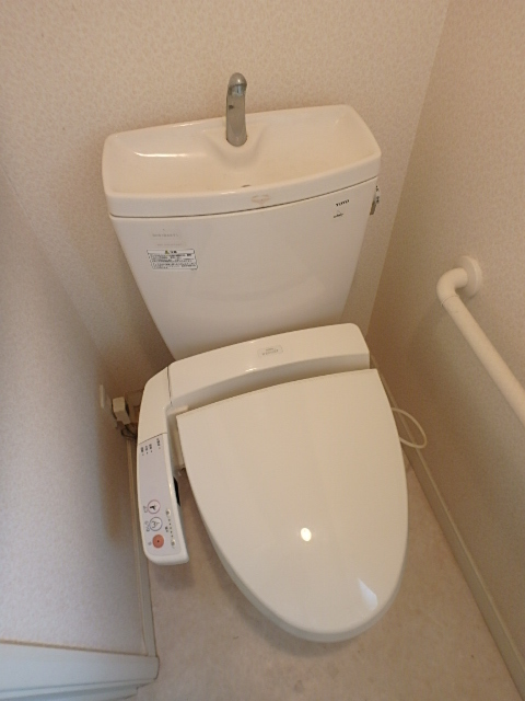 東京メトロ東西線 原木中山駅 徒歩8分 2階建 築19年のトイレ写真