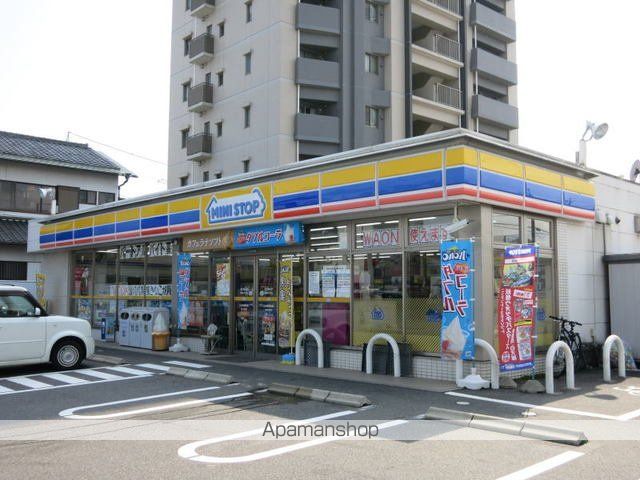 コンビニ　ミニストップ岡崎大門店（コンビニ）まで300m