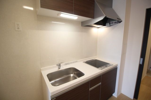 キッチン　同物件別部屋写真