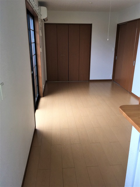 フォレスト・衣織手の居間写真