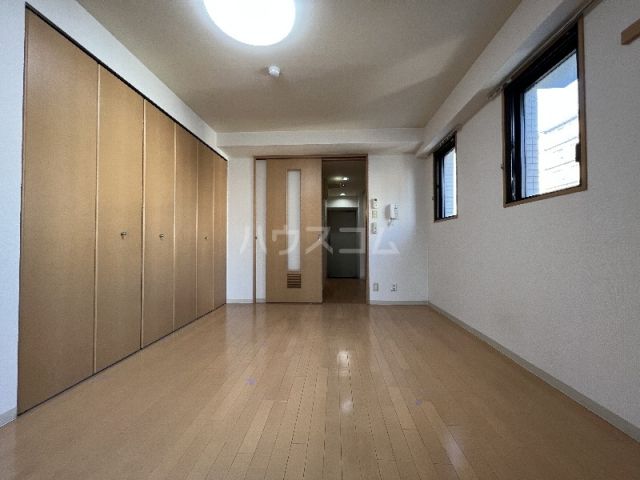 ラフィネ豊中南の居間写真