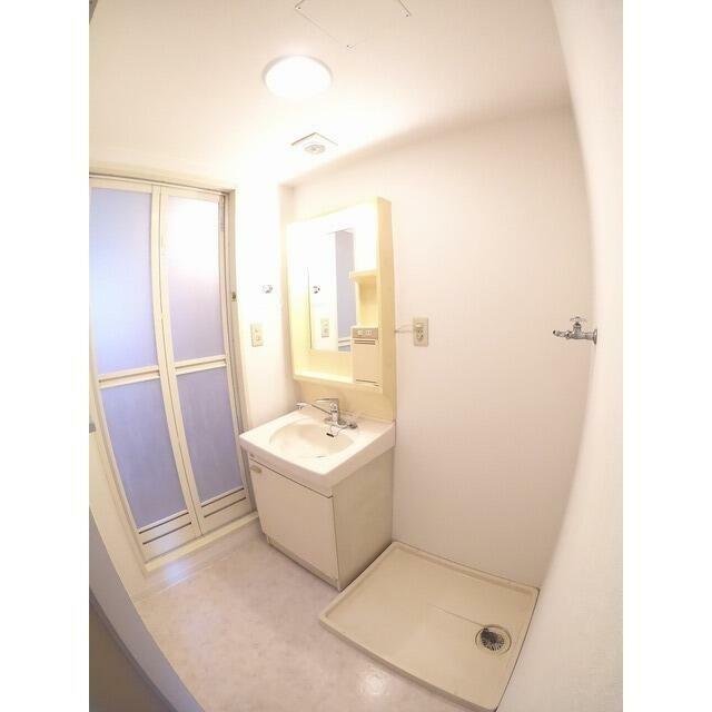 洗面設備　参考写真（同物件別部屋）