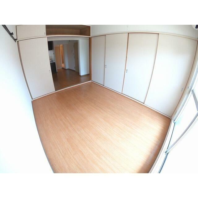 居室・リビング　参考写真（同物件別部屋）