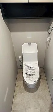 東京メトロ日比谷線 北千住駅 徒歩7分 15階建 築4年のトイレ写真