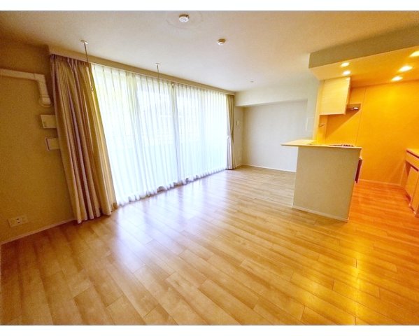 居室・リビング　開放感のあるゆったりとしたお部屋です♪