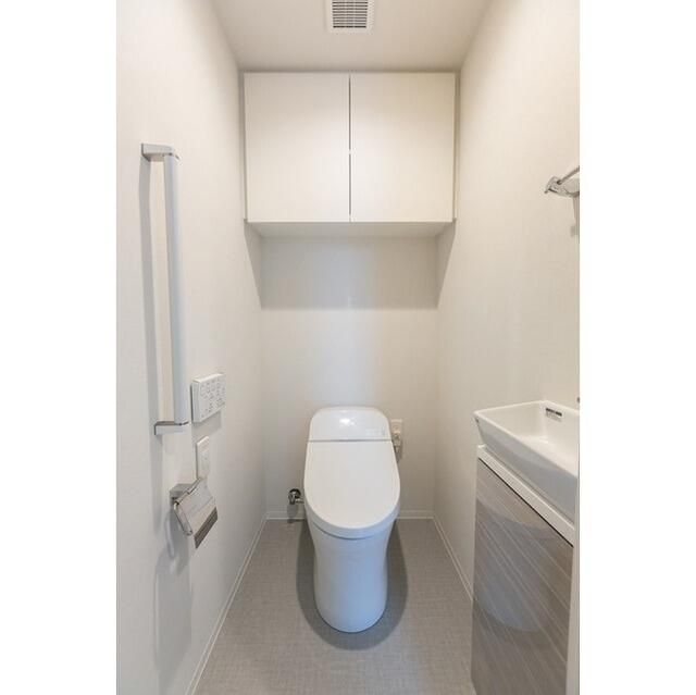 トイレ　落ち着いたトイレです