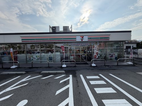 コンビニ　セブンイレブン箕面牧落1丁目店（コンビニ）まで1143m