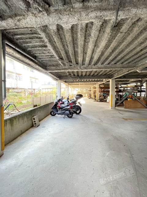 その他共有部分　バイク置き場あります♪