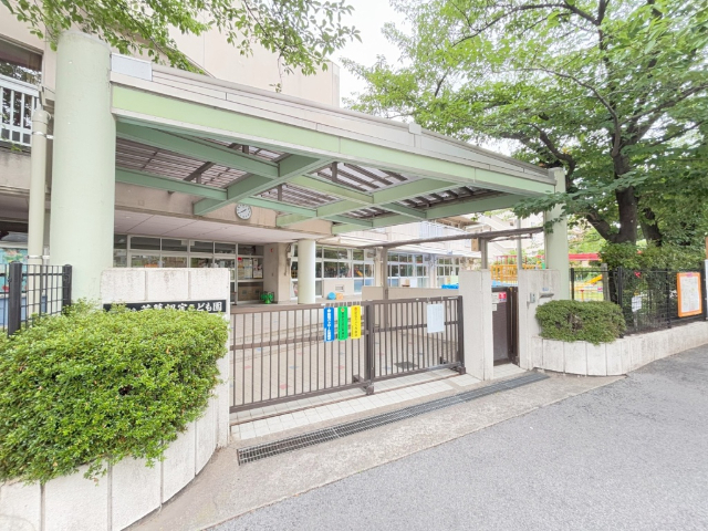 幼稚園・保育園　浦安市立若草認定こども園（幼稚園・保育園）まで240m