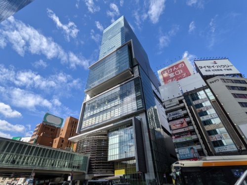ショッピングセンター　渋谷ヒカリエ（ショッピングセンター）まで459m
