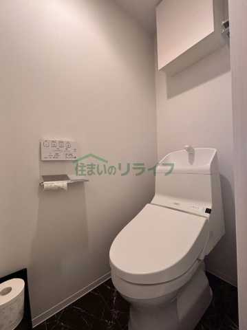 東京メトロ丸ノ内線 中野富士見町駅 徒歩12分 4階建 築8年のトイレ写真