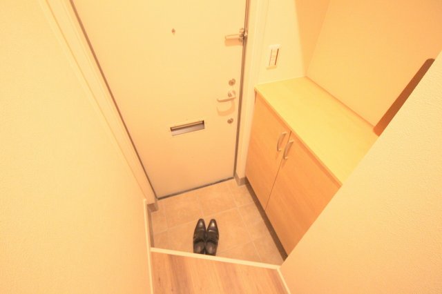 玄関　※同建物の類似写真となります。