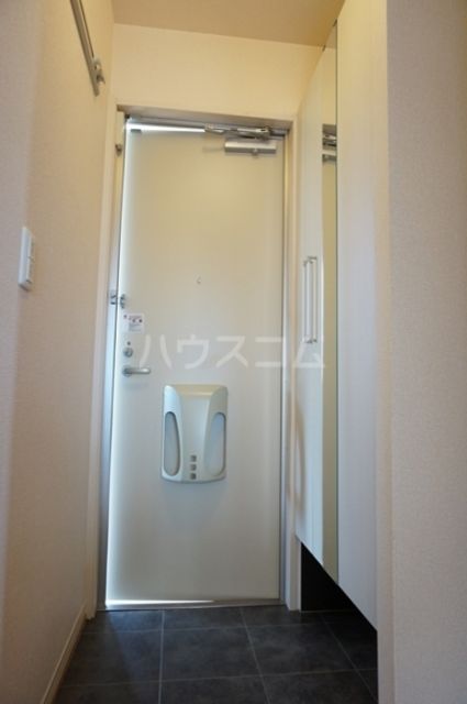 リバーサイド味美の玄関写真