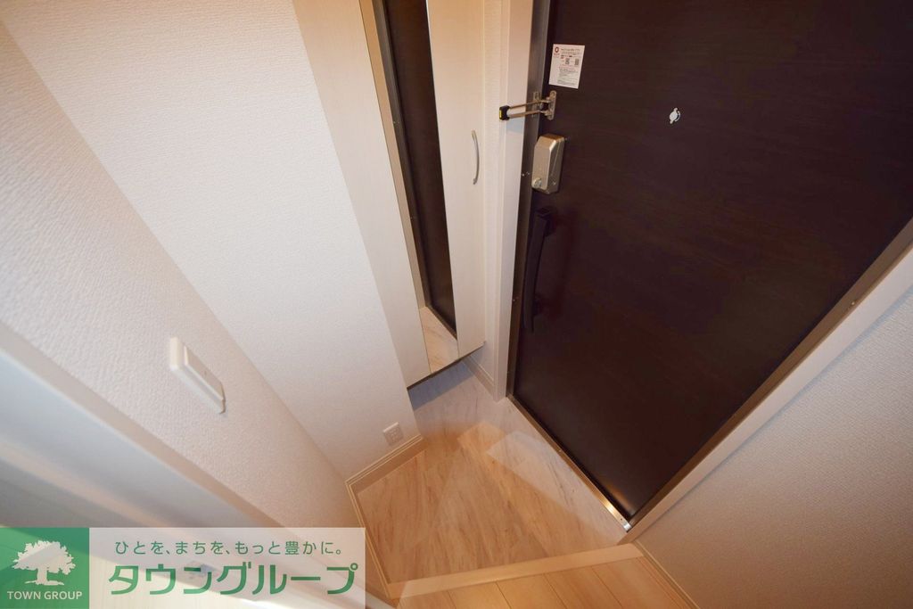 アヴァンス東日暮里の玄関写真