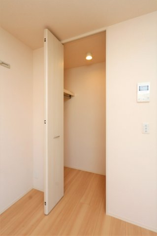 収納　参考写真（同物件別部屋）