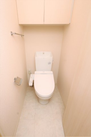 トイレ　参考写真（同物件別部屋）