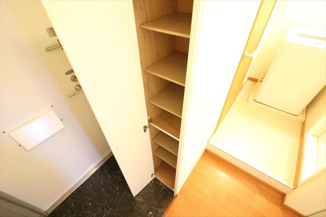 レオパレスヒロIIの玄関写真