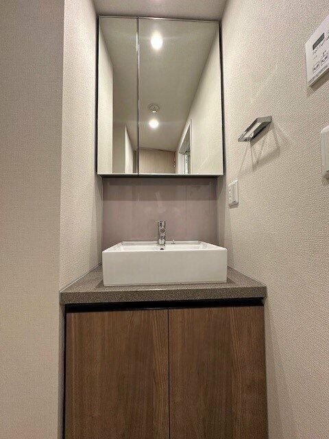 洗面設備　写真は同タイプ住居です。