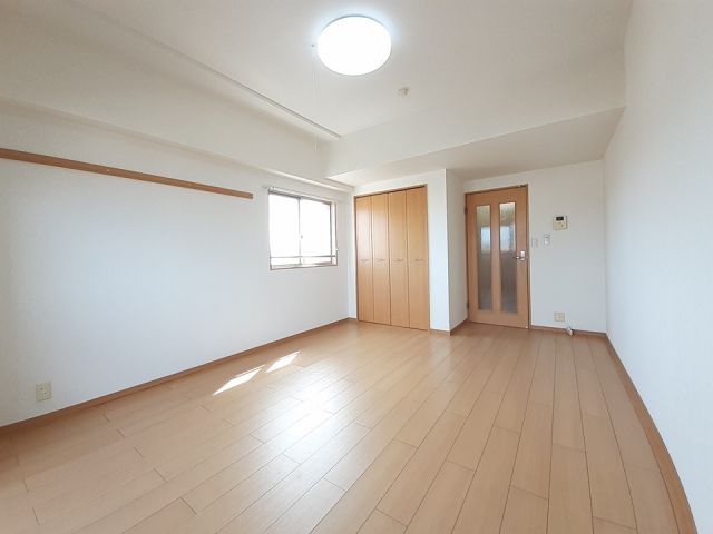 ワンダフルパレスNIの居間写真