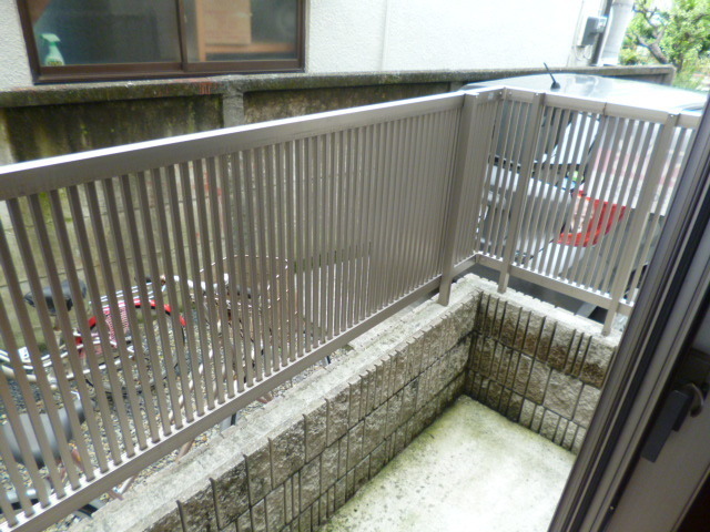 バルコニー　１階でも人目が気になりません。