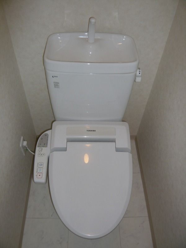 都営大江戸線 新御徒町駅 徒歩5分 10階建 築19年のトイレ写真