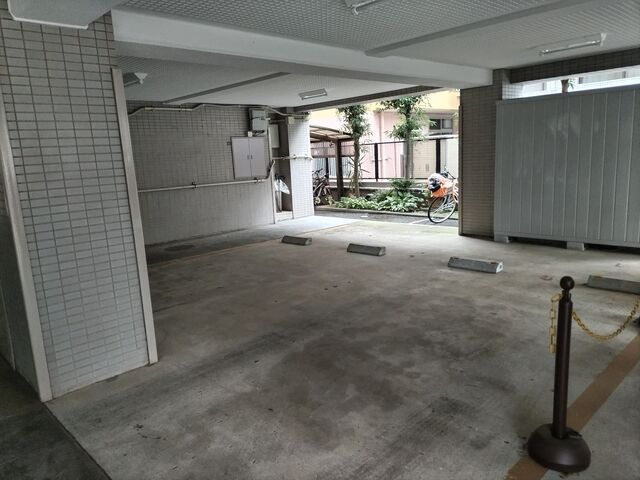 駐車場　★駐車場★（空き状況・使用料等詳細はご確認下さい）
