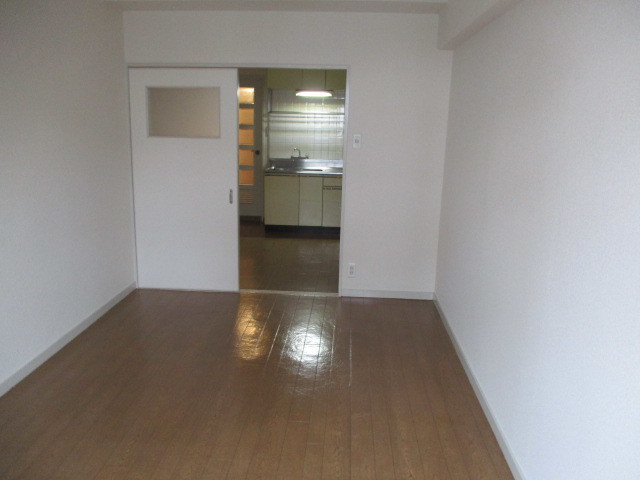 居室・リビング　広々とした洋室です