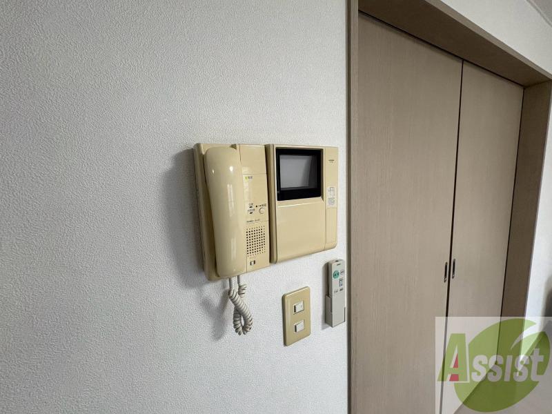 セキュリティ　ＴＶモニター付インターホンです。来客者の顔が見えるので安心！