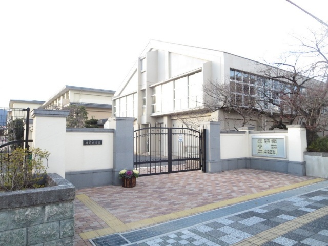 小学校　長岡京市立神足小学校（小学校）まで1069m