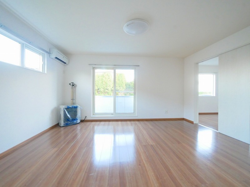 眺望　大きな窓があり明るいお部屋です♪