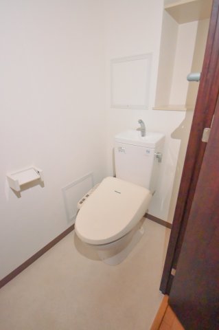 トイレ　清潔感があるトイレです。入るとホッとする、そんな空間。