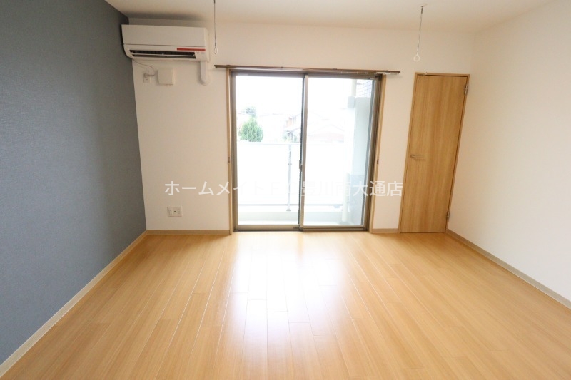 居室・リビング　同型別部屋写真