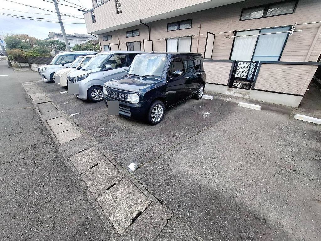 駐車場　駐車場