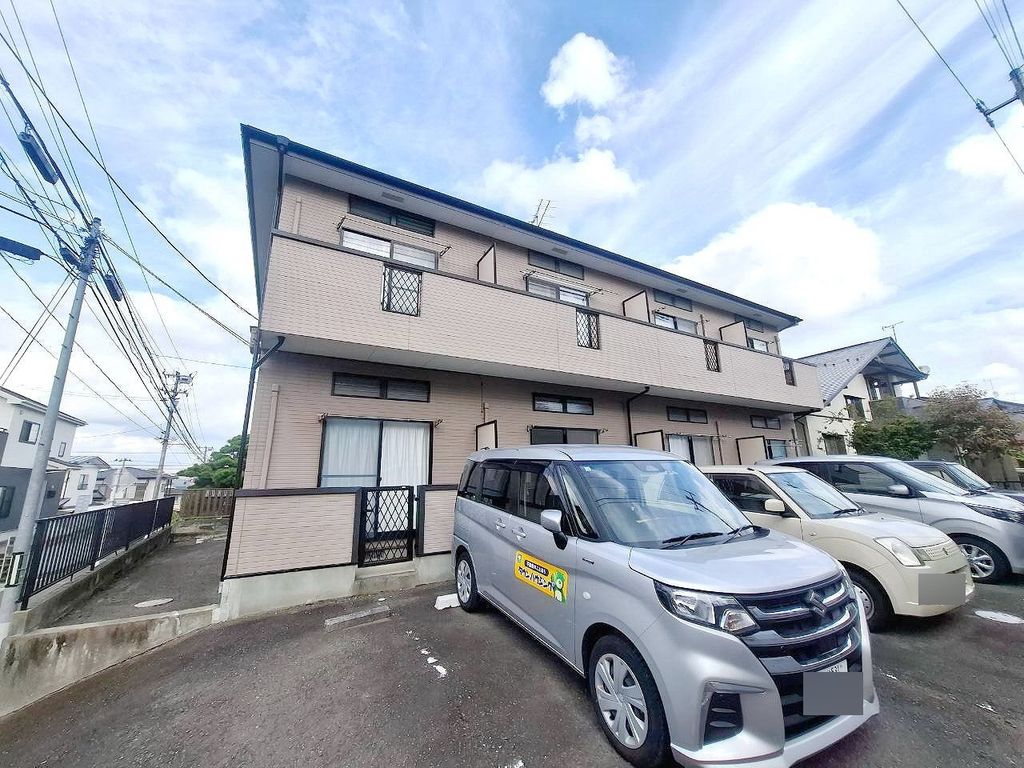 建物外観　駐車場