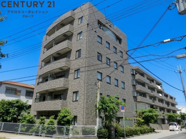 建物外観　オートロックで外部の人間が簡単に出入りできないため安心です。