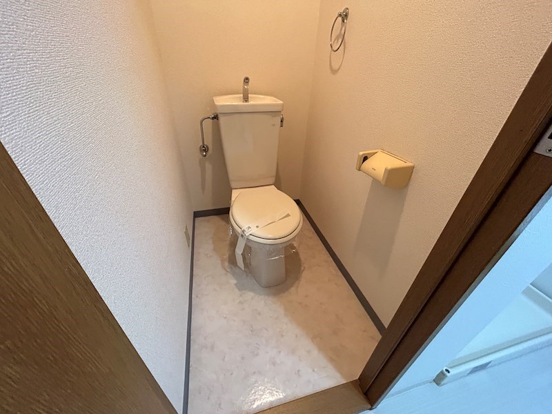 阪神本線 甲子園駅 徒歩14分 3階建 築29年のトイレ写真