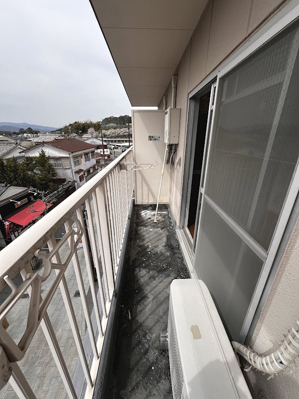 バルコニー　退去予定のため別部屋写真使用