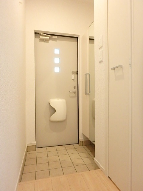 玄関　図面と現状に相違がある場合には現状を優先