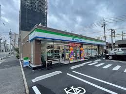 コンビニ　ファミリーマート 菊里町店（コンビニ）まで132m