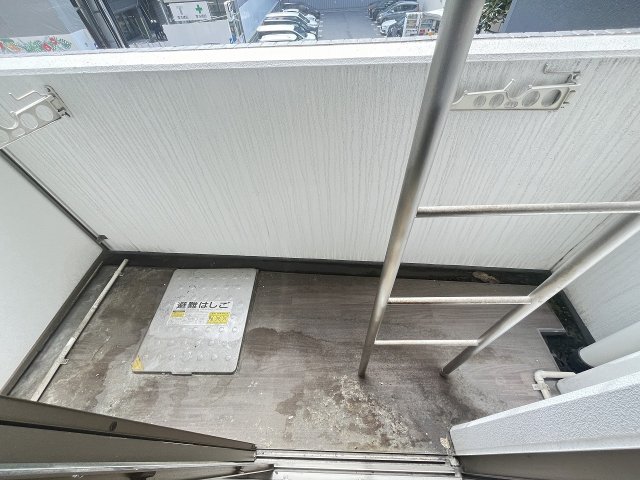 バルコニー　陽当たり良好なバルコニーです