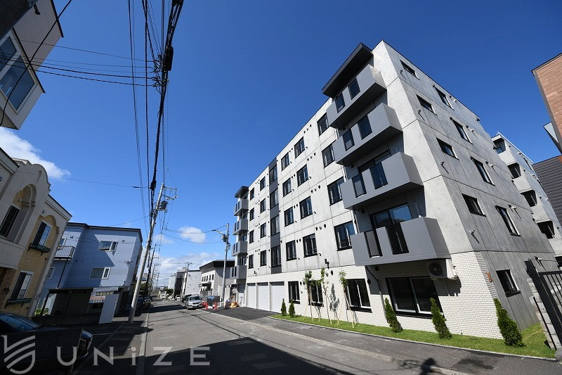 地下鉄南北線 南平岸駅 徒歩8分 築1年