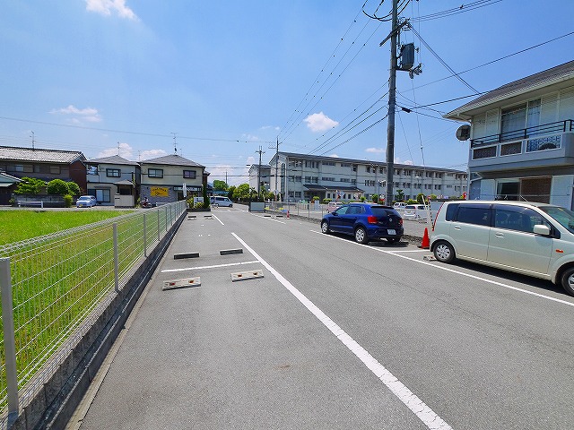 駐車場　駐車スペースもあります