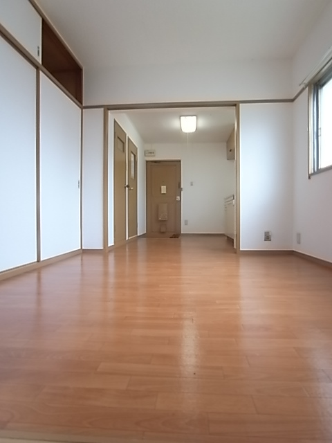 西灘マンションの居間写真