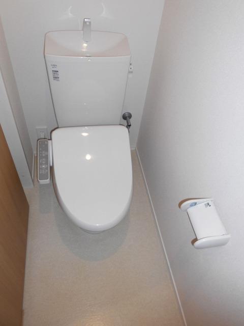トイレ　清潔感のあるトイレです