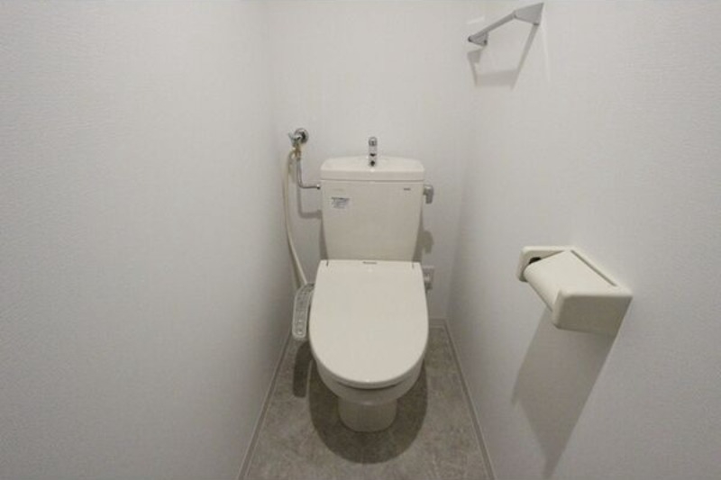 地下鉄東西線 琴似駅 徒歩5分 4階建 築7年のトイレ写真