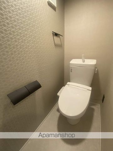 地下鉄御堂筋線 中津駅 徒歩10分 8階建 築4年のトイレ写真