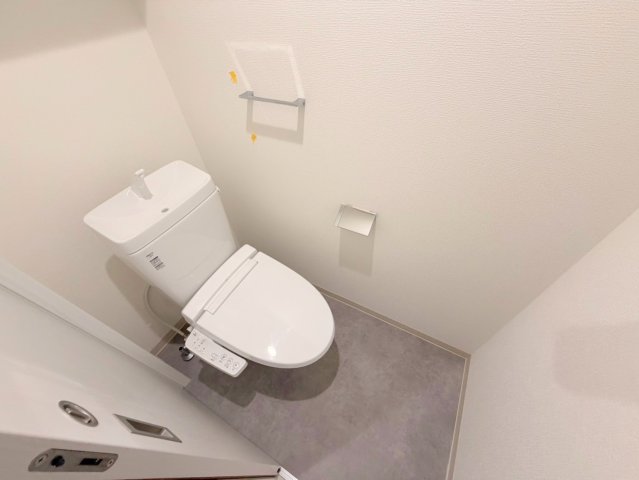 トイレ　綺麗なトイレにはウォシュレット標準装備です。