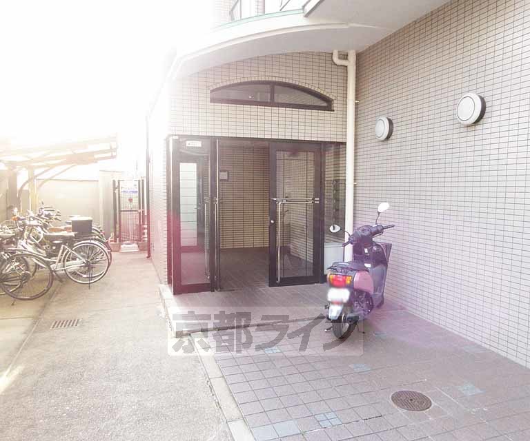 ＪＲ東海道本線 山科駅 徒歩3分 7階建 築33年の外観写真